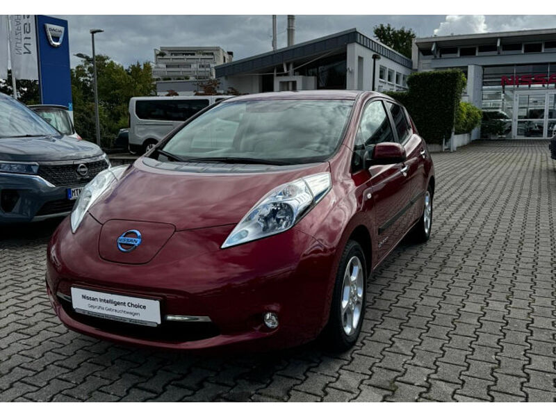 Nissan Leaf Acenta 30 kW Winterpaket Solarspoiler Winterkompletträder