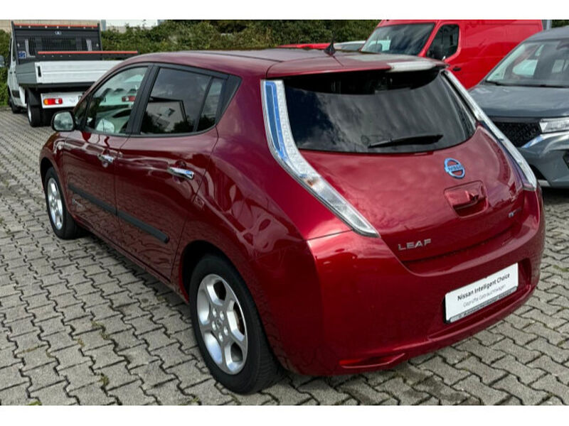 Nissan Leaf Acenta 30 kW Winterpaket Solarspoiler Winterkompletträder