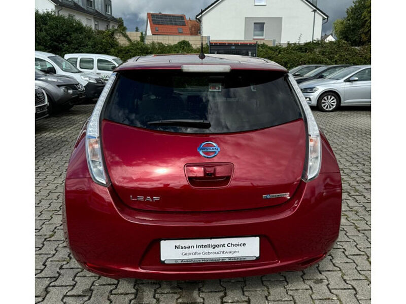 Nissan Leaf Acenta 30 kW Winterpaket Solarspoiler Winterkompletträder